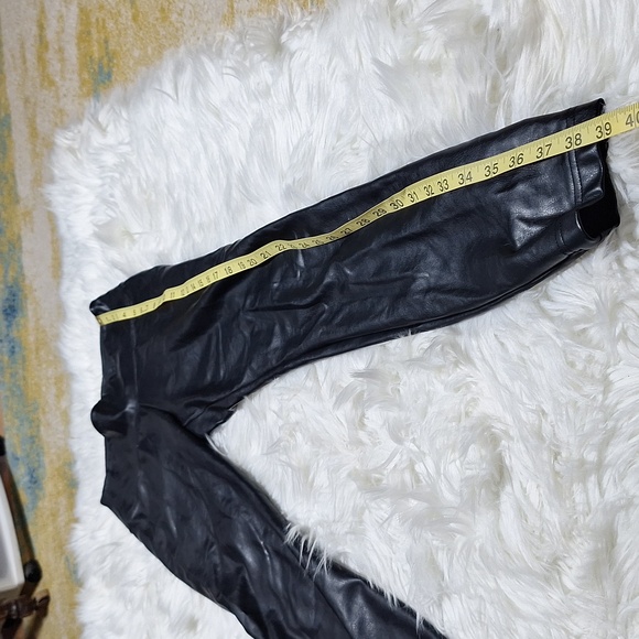 WHBM runway legging size 6, 100% polyurethane, great shape - Picture 11 of 12